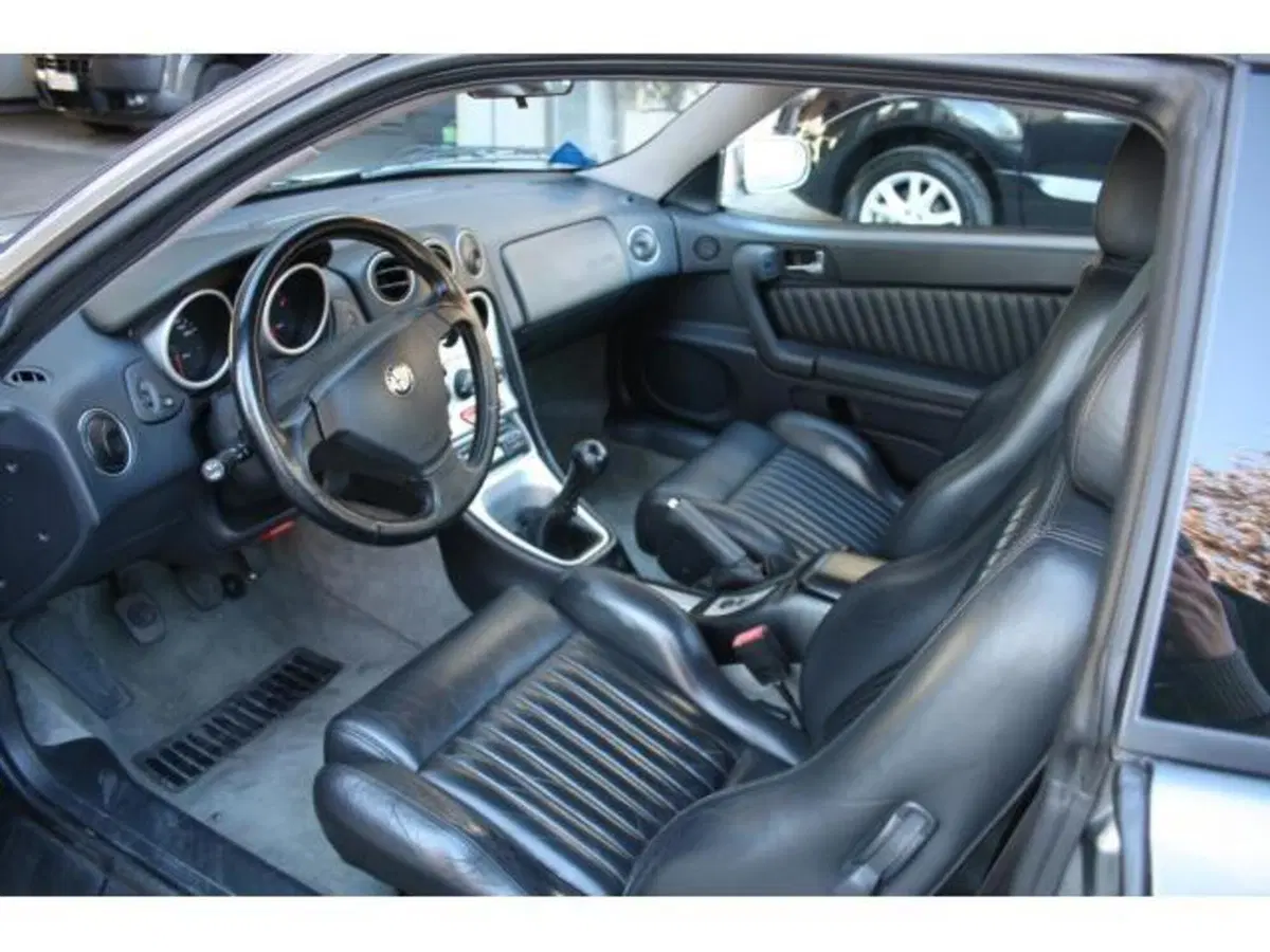Alfa Romeo Gtv 2.0i 16V Twin Spark cat L (4)