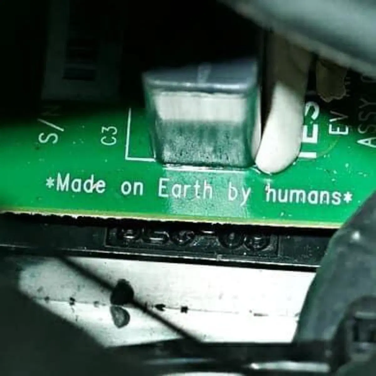 La Tesla Roadster S spaziale è in orbita da 3 anni [iper-chilometrata e fuori garanzia] (3)