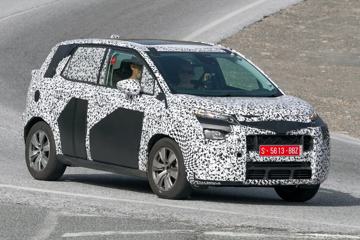 Nuova Citroen C3 Picasso: ecco le foto spia (3)