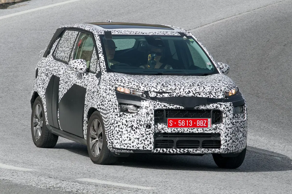Nuova Citroen C3 Picasso: ecco le foto spia (4)