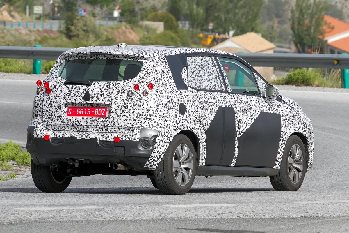 Nuova Citroen C3 Picasso: ecco le foto spia (7)