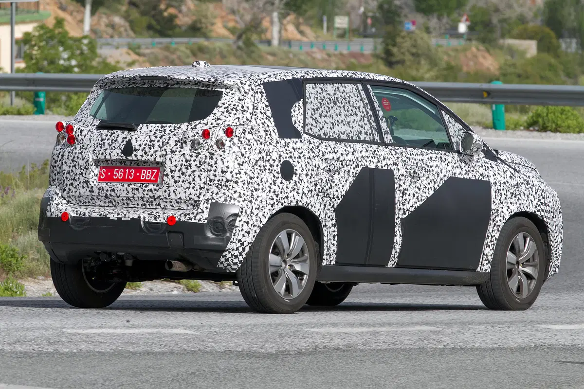 Nuova Citroen C3 Picasso: ecco le foto spia (8)