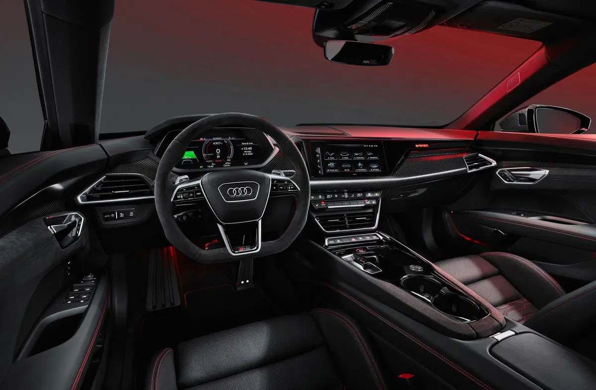 Audi e-tron GT, Il bolide elettrico promuove a pieni voti le batterie al posto dei cilindri [646CV, dinamica Top] (6)
