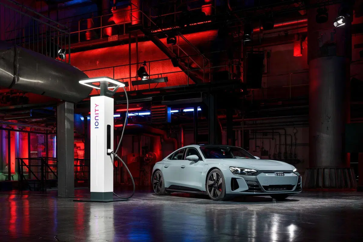 Audi e-tron GT, Il bolide elettrico promuove a pieni voti le batterie al posto dei cilindri [646CV, dinamica Top] (13)