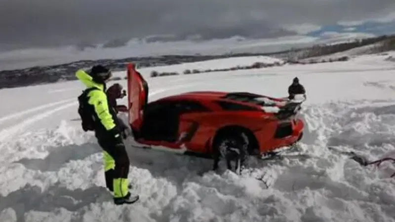 Una Aventador con i cingoli: &egrave; la Lambo delle nevi [VIDEO]