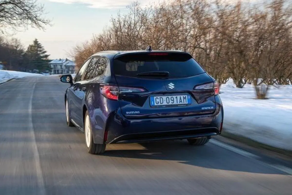 Swace Hybrid: l'auto che mancava a Suzuki [video prova] (4)