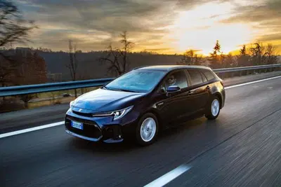 Swace Hybrid: l'auto familiare che mancava a Suzuki [video prova]