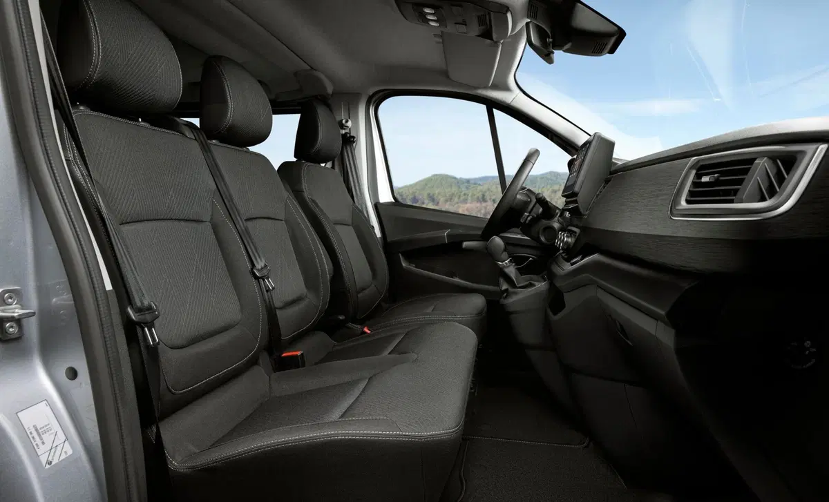 Nissan NV300 (2016-22) (12)
