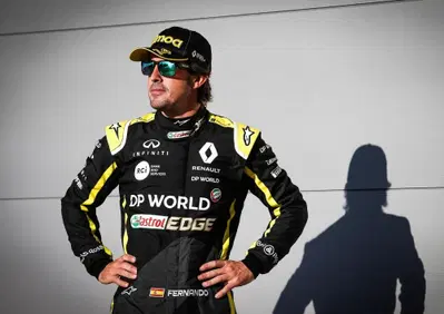 F1, Fernando Alonso operato con successo alla mascella