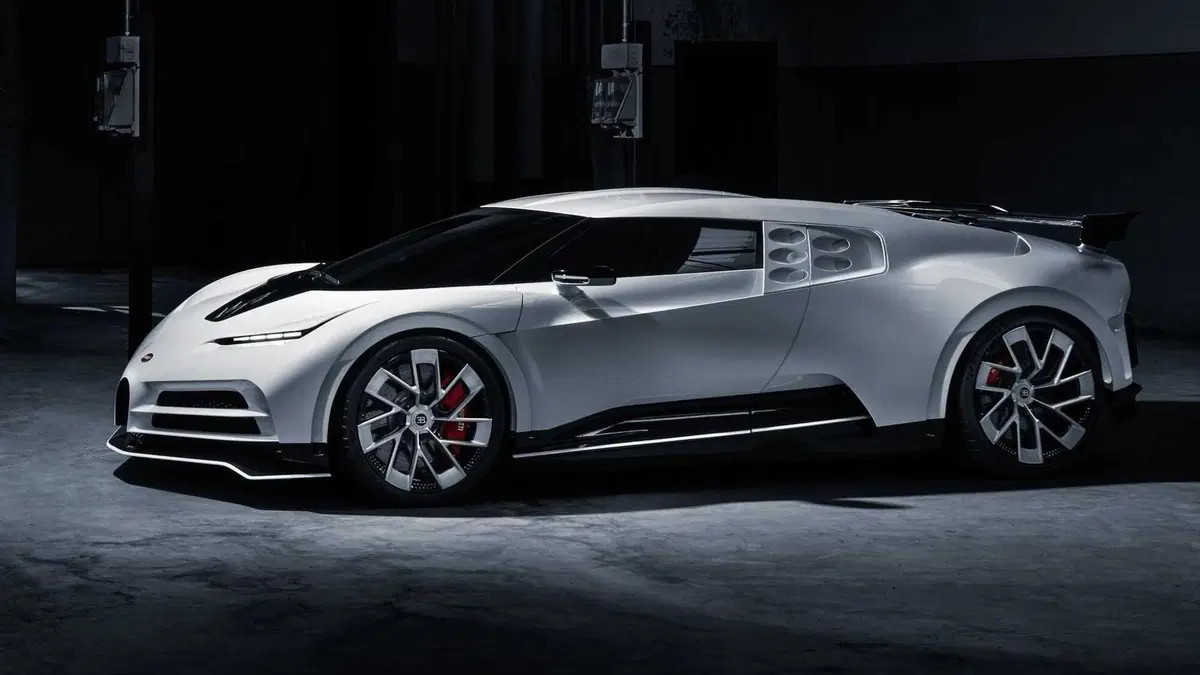 Bugatti Centodieci: ecco il prototipo senza veli (2)