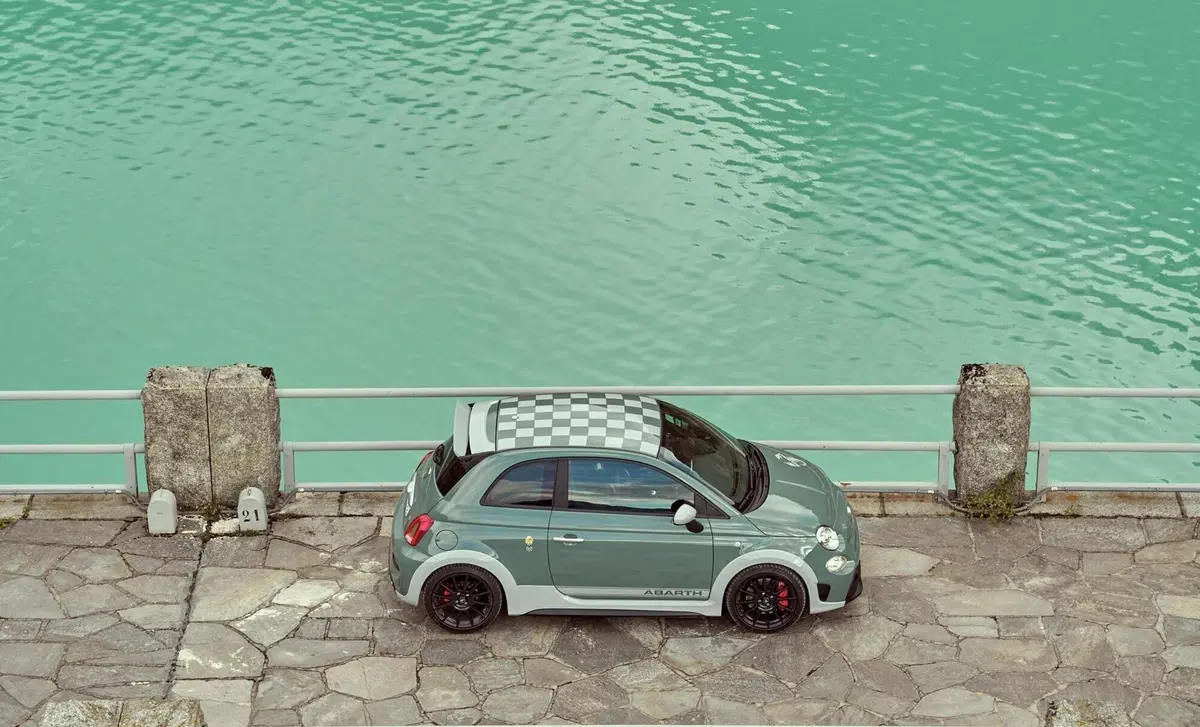 Abarth 695 1.4 t-jet Turismo 180cv auto (19)