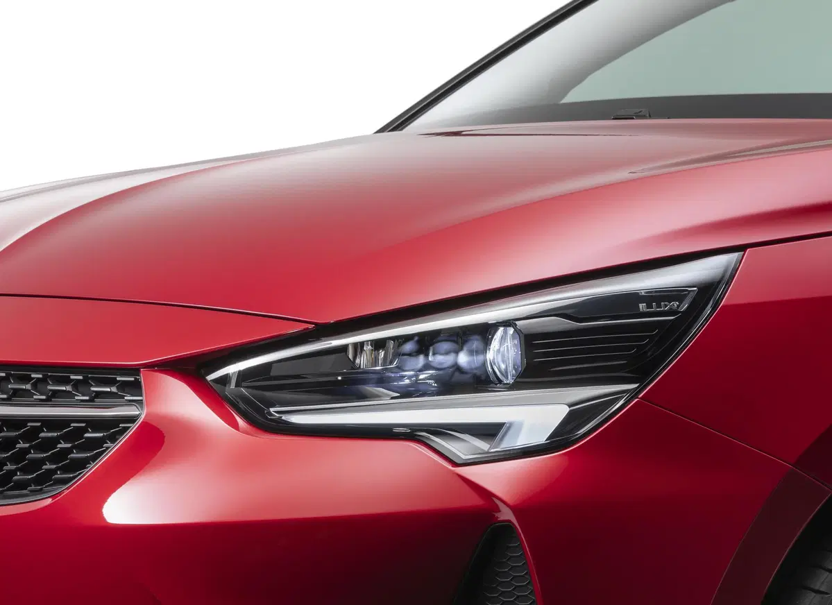 Come “abbagliano” le nuove Opel 2021: prova IntelliLux Led Matrix [video] (14)