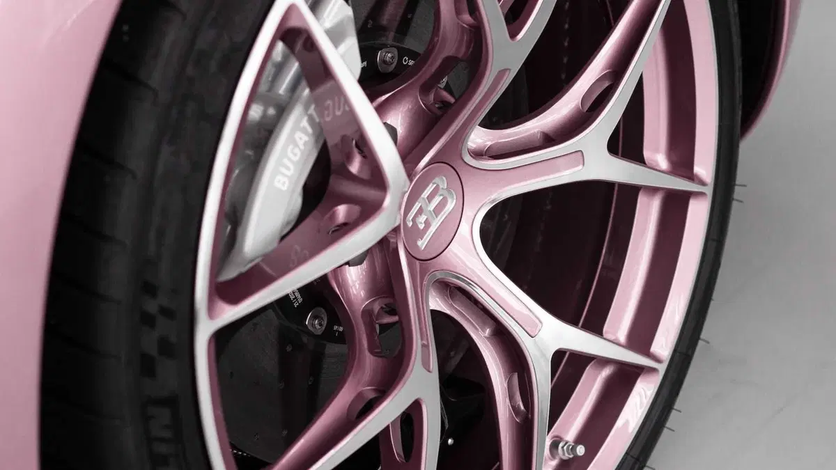 Bugatti Chiron Sport Alice, perfetta per San Valentino (4)