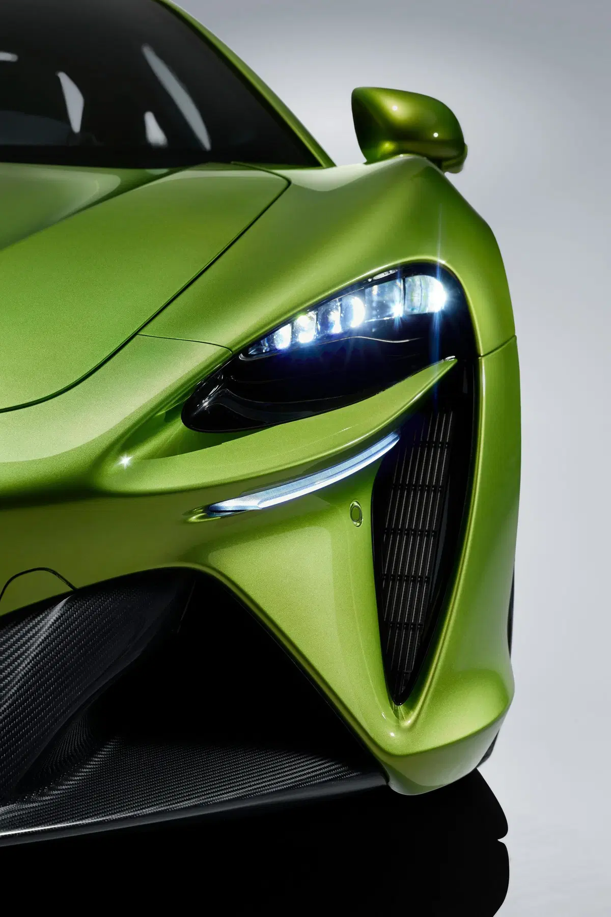 McLaren Artura, l'ibrida alla spina di Woking (7)