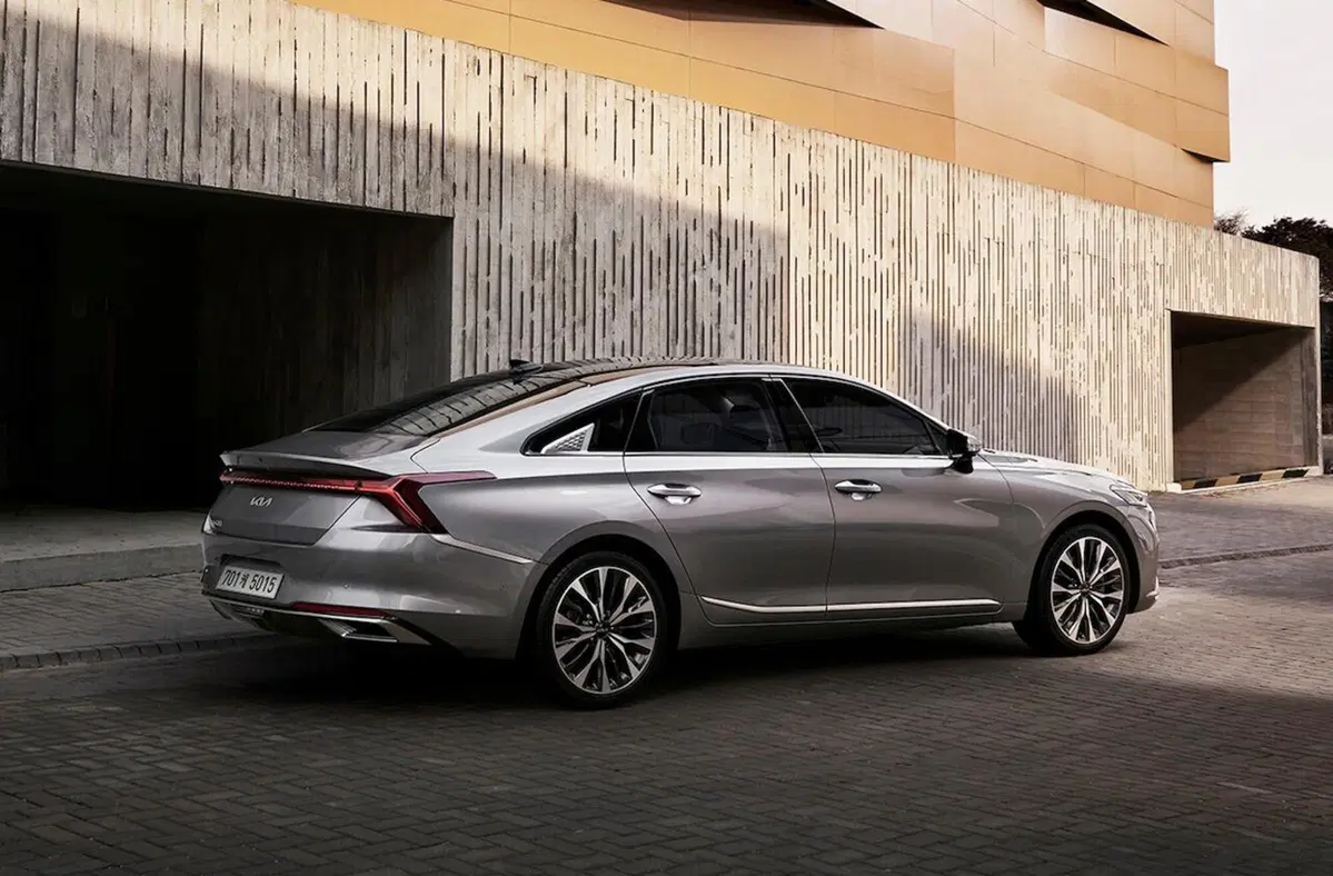 Kia K8, la nuova berlina della casa coreana (2)