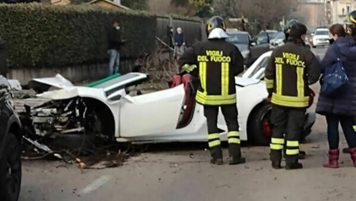 Schianto in Lamborghini a Rovellasca: due feriti, uno è grave [VIDEO] (3)