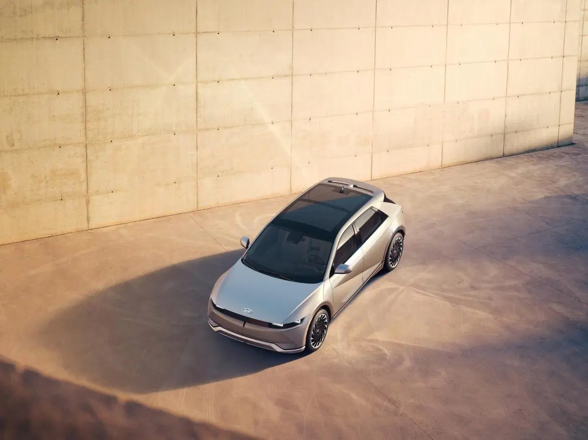 Aperte le vendite Ioniq 5: l’elettrica al top di Hyundai con listino da 44mila euro (17)