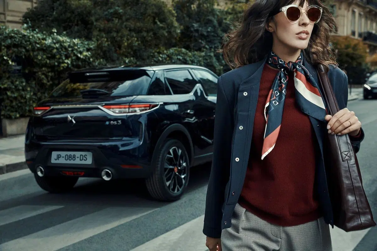 DS 3 Crossback, Ancor più ricercata: Inès de La Fressange [borsetta parigina inclusa] (8)