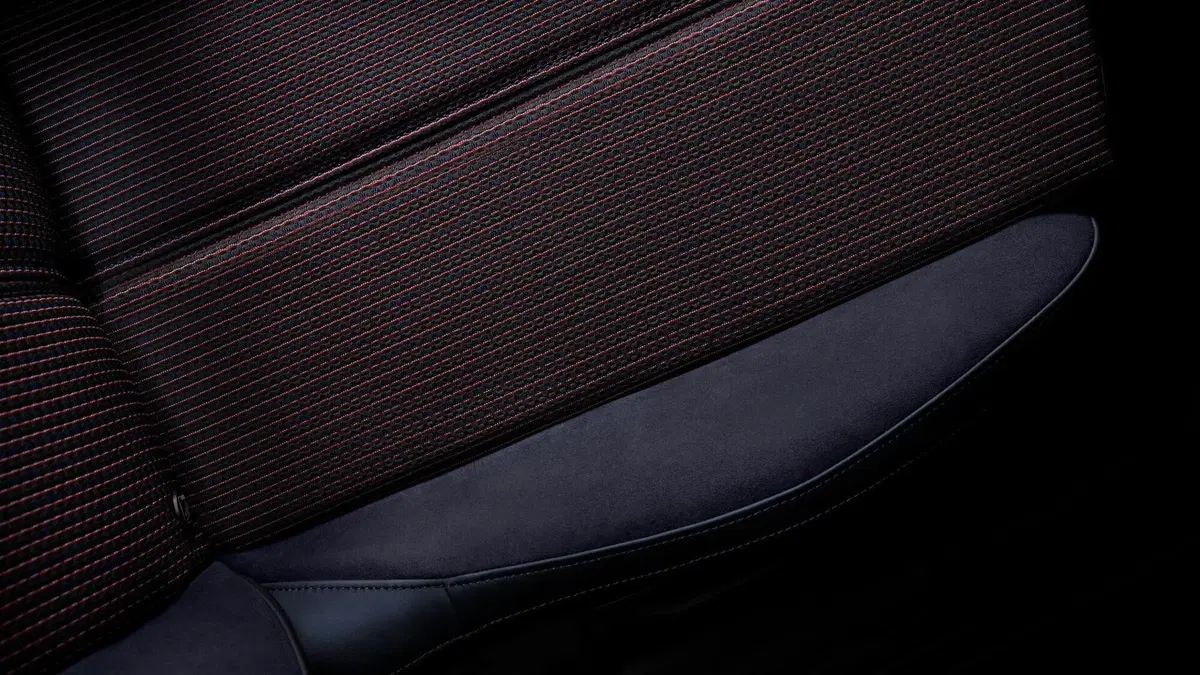 DS 3 Crossback, Ancor più ricercata: Inès de La Fressange [borsetta parigina inclusa] (12)