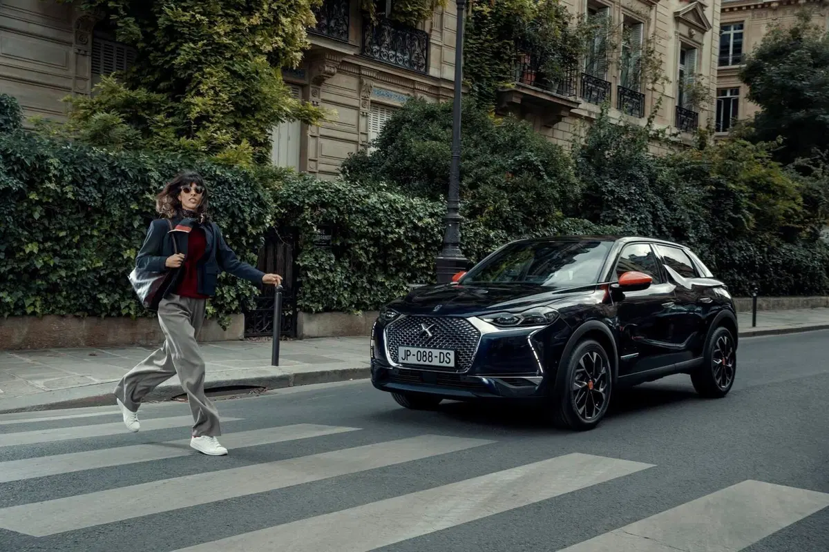 DS 3 Crossback, Ancor più ricercata: Inès de La Fressange [borsetta parigina inclusa] (11)