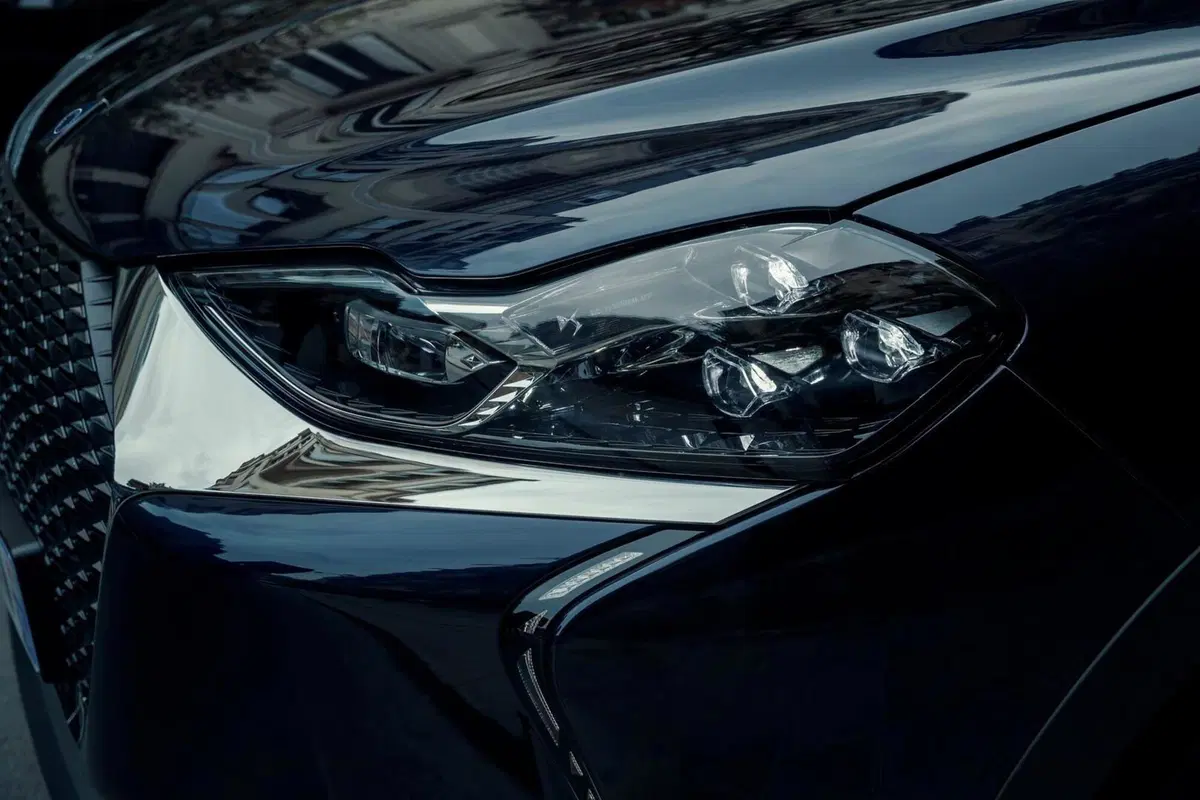 DS 3 Crossback, Ancor più ricercata: Inès de La Fressange [borsetta parigina inclusa] (36)
