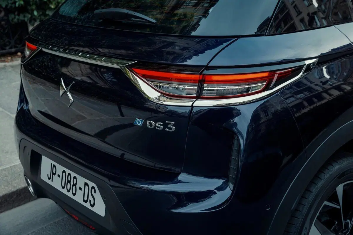 DS 3 Crossback, Ancor più ricercata: Inès de La Fressange [borsetta parigina inclusa] (39)
