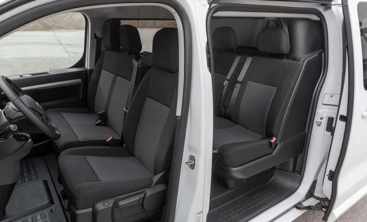 Opel Vivaro-e Life (2020-->>) (14)