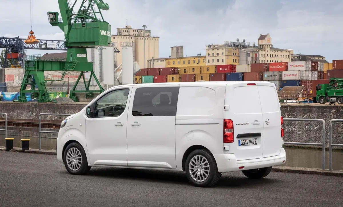Opel Vivaro-e Life (2020-->>) (4)