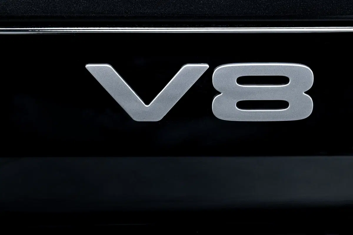 Nuova Land Rover Defender, con il V8 è la più potente di sempre (13)