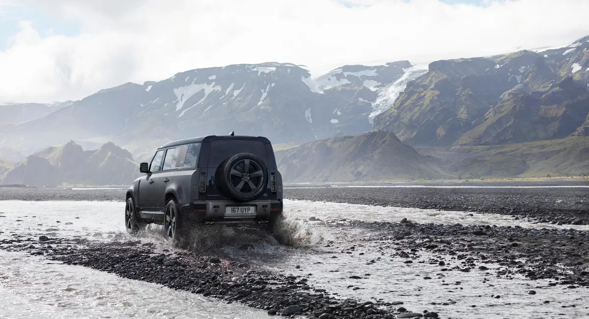 Nuova Land Rover Defender, con il V8 è la più potente di sempre (5)