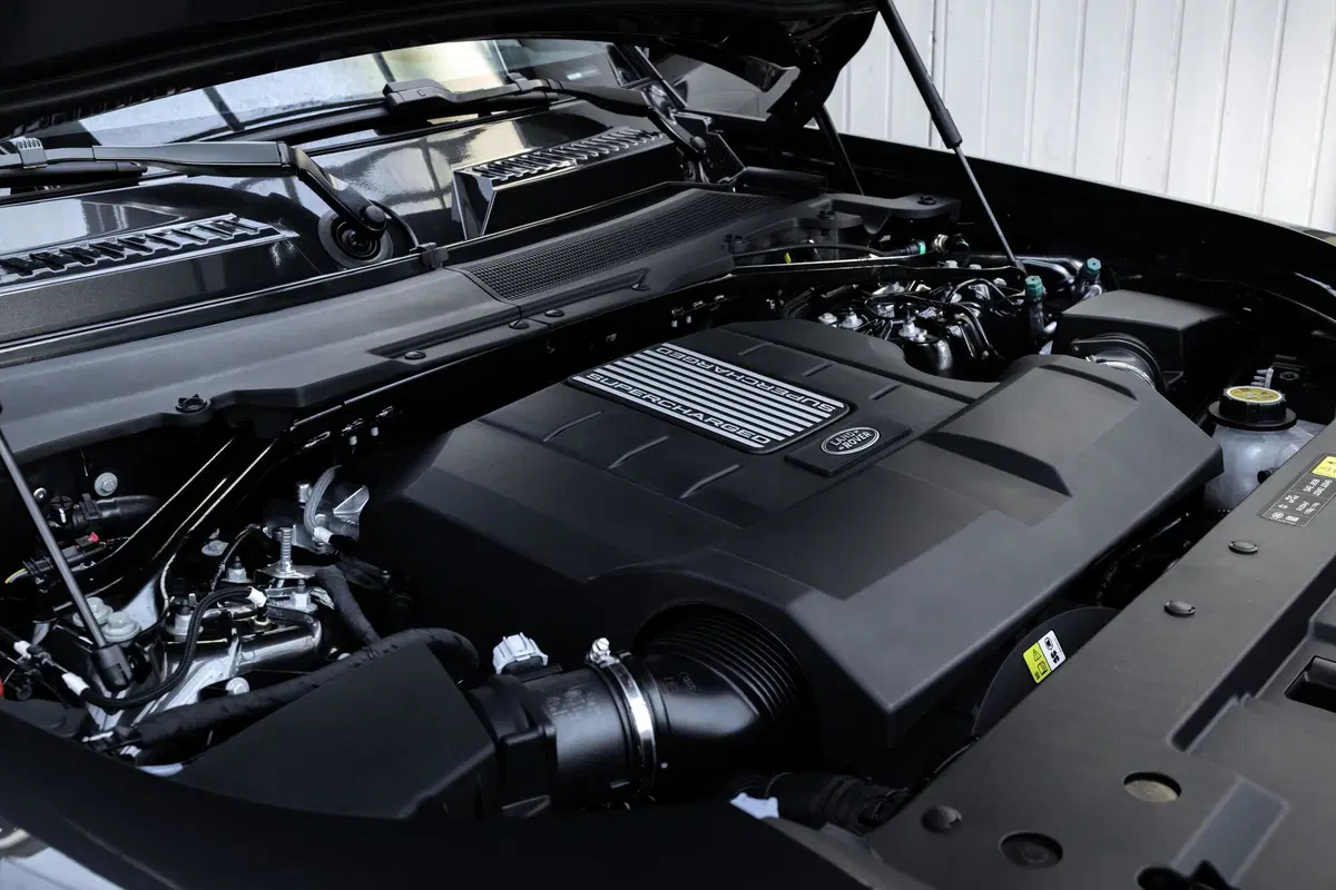 Nuova Land Rover Defender, con il V8 è la più potente di sempre (4)
