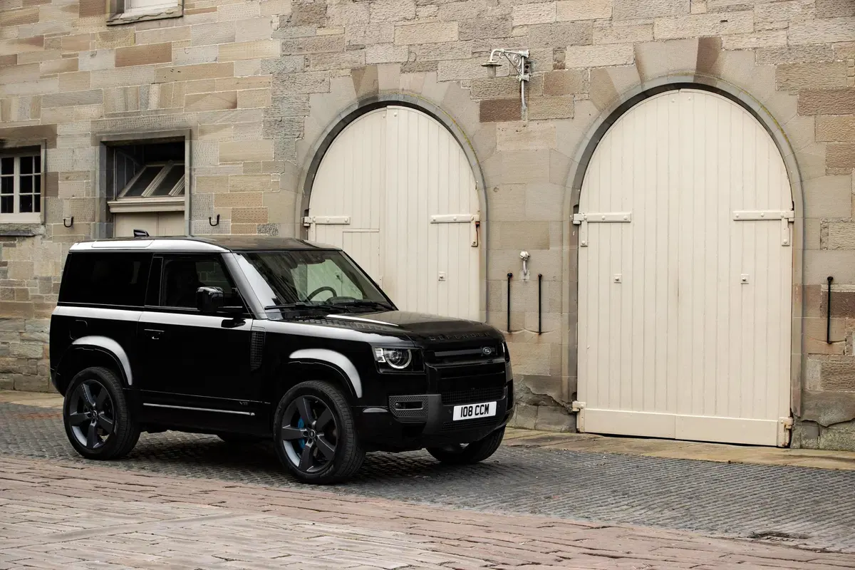 Nuova Land Rover Defender, con il V8 è la più potente di sempre (6)