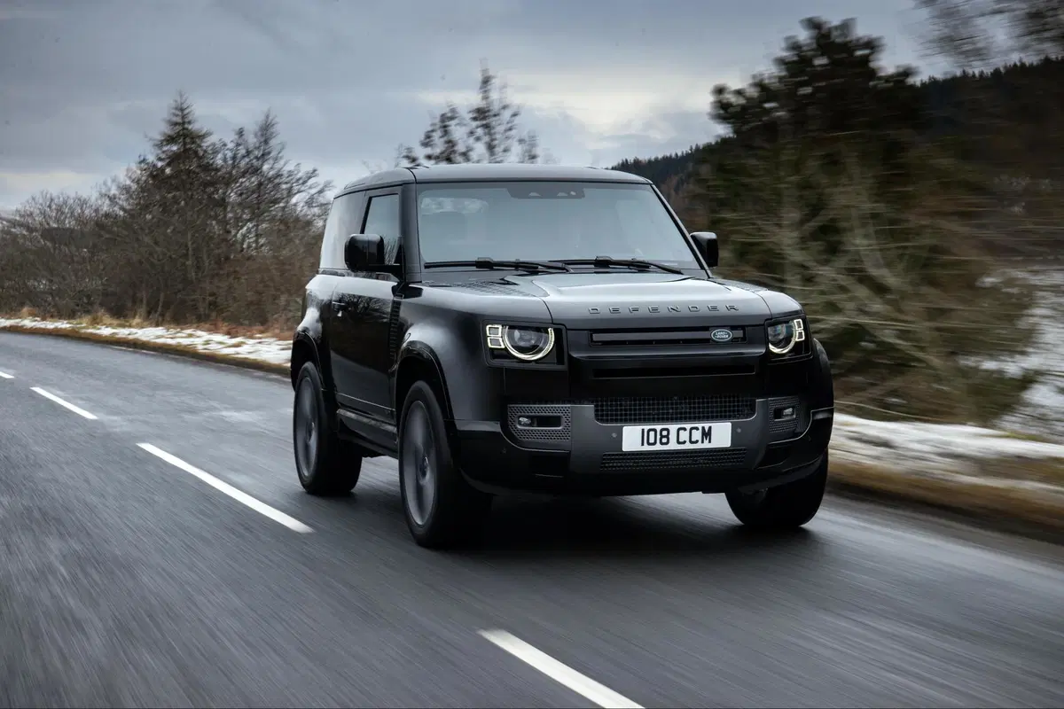 Nuova Land Rover Defender, con il V8 è la più potente di sempre (10)
