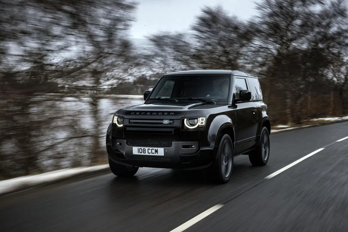 Nuova Land Rover Defender, con il V8 è la più potente di sempre (15)