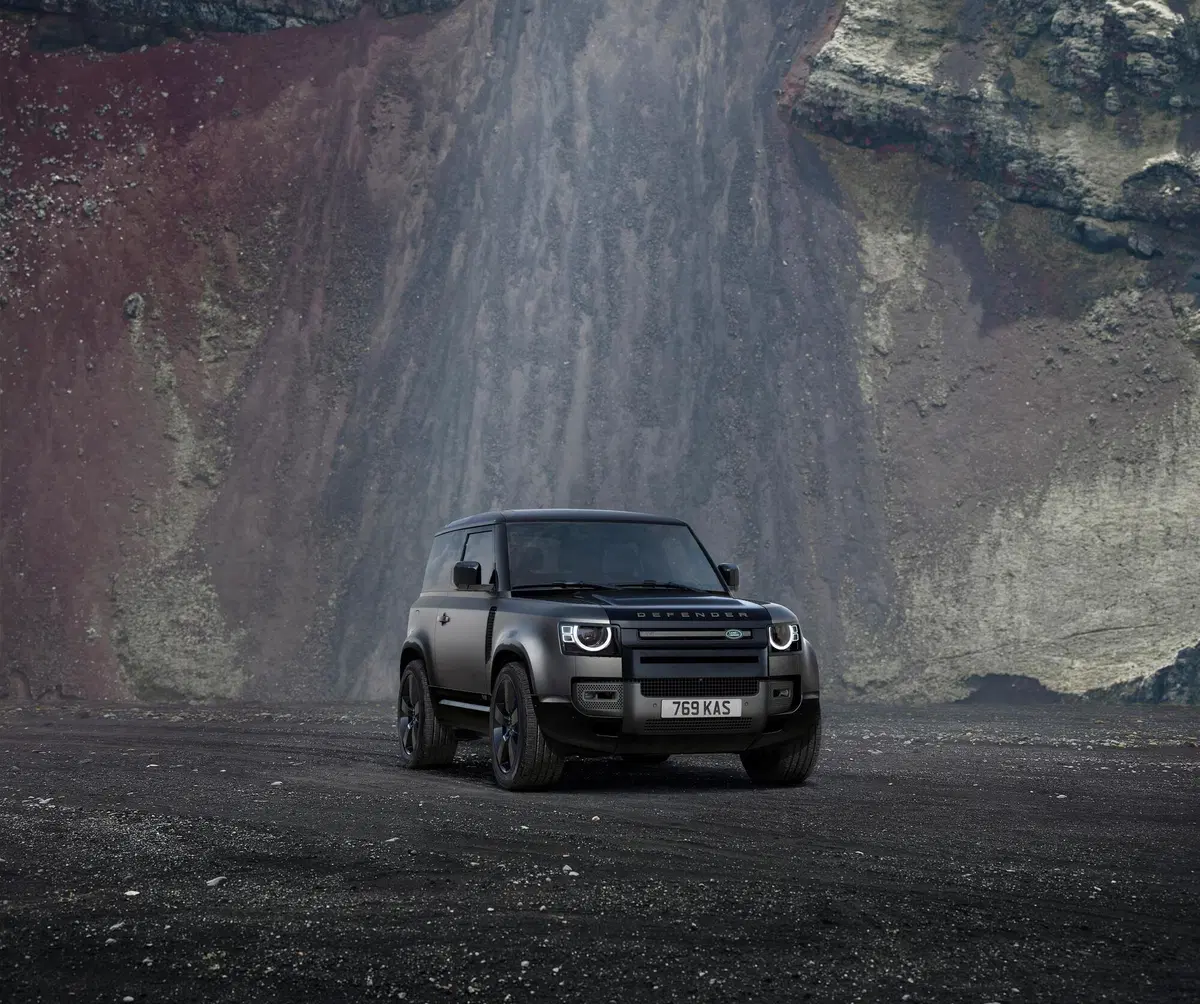 Nuova Land Rover Defender, con il V8 è la più potente di sempre (28)