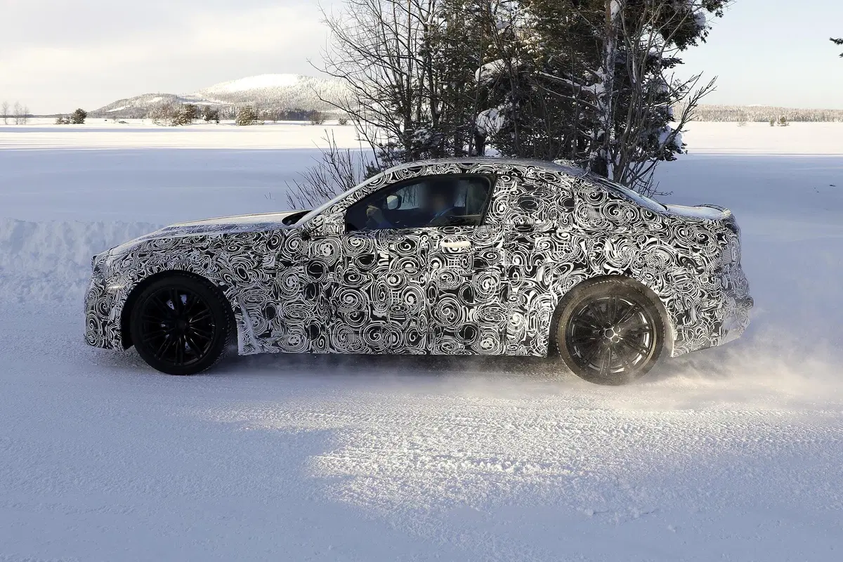 Nuova BMW M2, le foto spia (7)