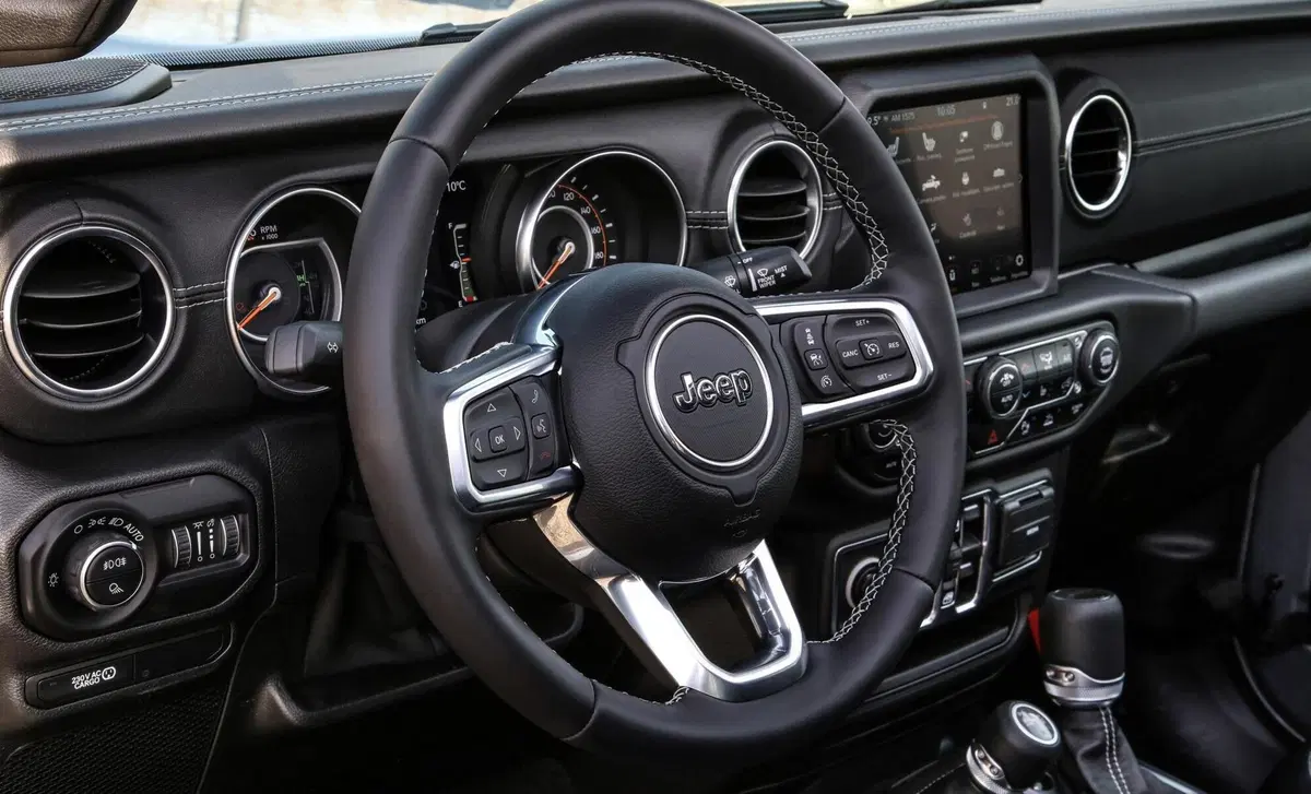 Jeep Gladiator 3.0 Diesel V6 Overland (17)