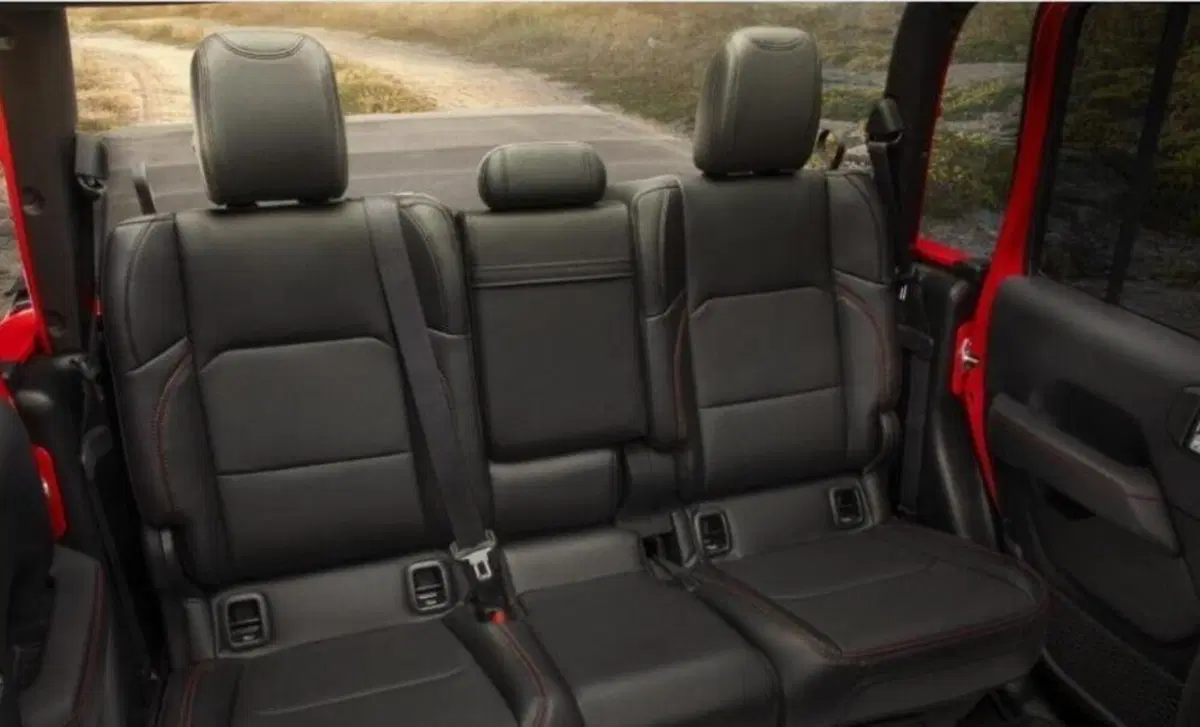 Jeep Gladiator 3.0 Diesel V6 Overland (13)