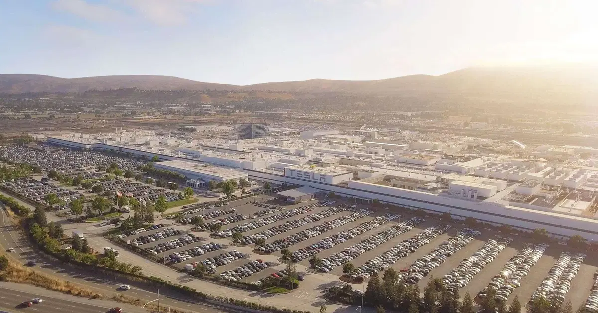 Basta Model 3: stoppata temporaneamente la produzione dell'auto elettrica di Musk [colpa dei fornitori]