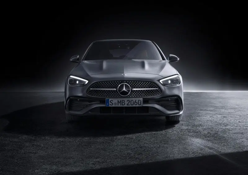 Mercedes Classe C, l'elettrica con piattaforma dedicata non arriver&agrave; prima del 2024