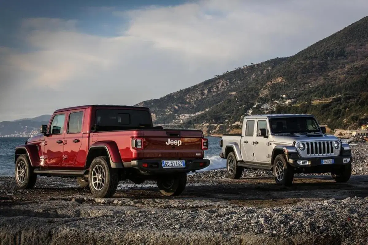 Jeep Gladiator arriva in Italia. Il prezzo? Da 67.944 euro (5)