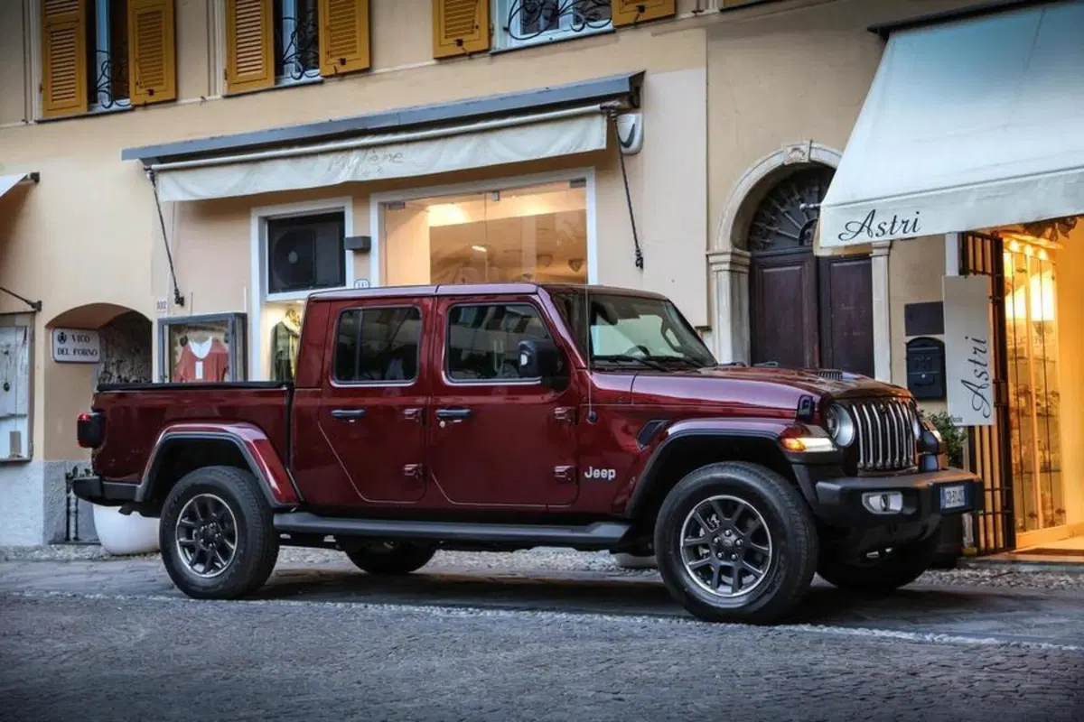 Jeep Gladiator arriva in Italia. Il prezzo? Da 67.944 euro (6)