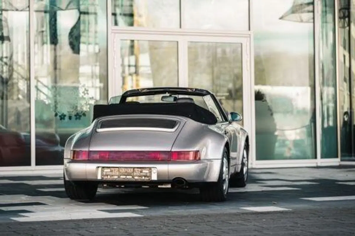Da mercoledì sarà possibile acquistare la Porsche 911 di Diego Armando Maradona (5)
