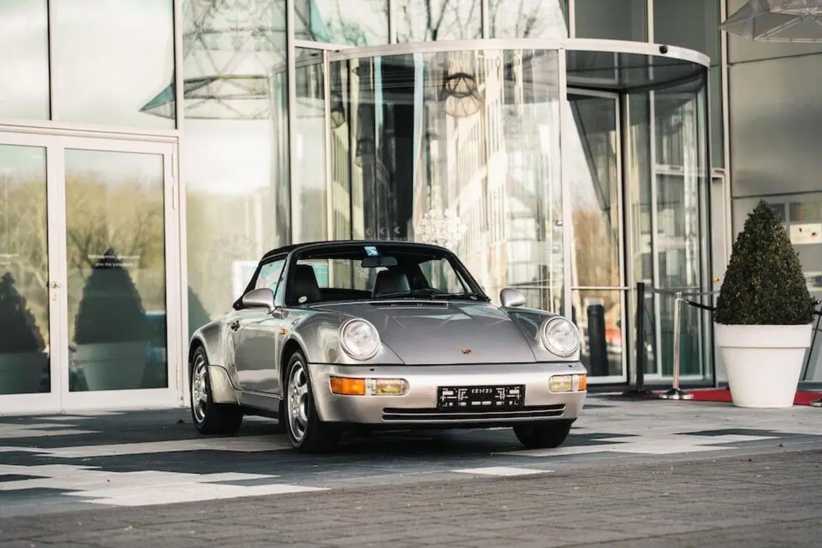 Da mercoledì sarà possibile acquistare la Porsche 911 di Diego Armando Maradona (8)