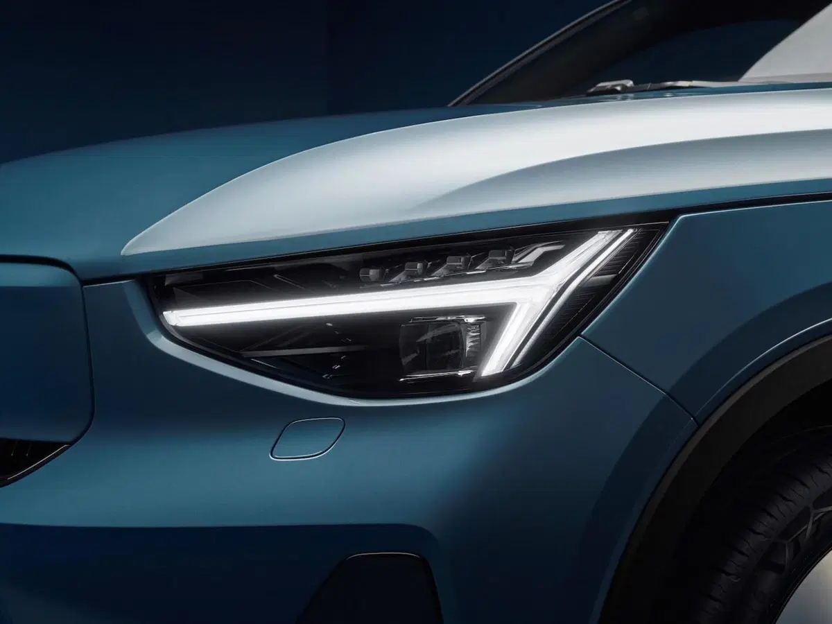 Debutta la C40 Recharge, prima Volvo tutta elettrica (5)