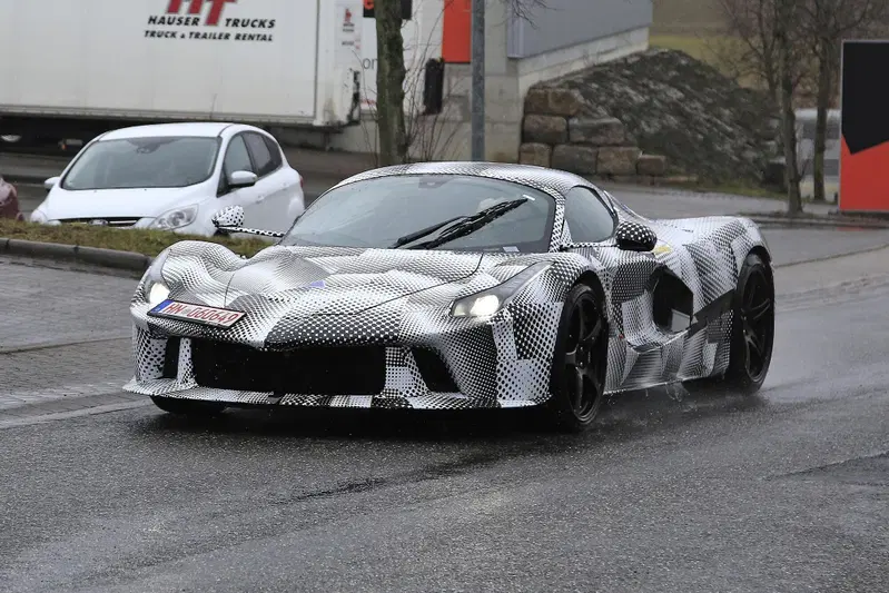 Ferrari LaFerrari, in arrivo un'erede? Le foto spia