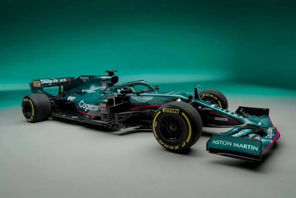 Formula 1: Aston Martin, tolti i veli alla AMR21 (3)
