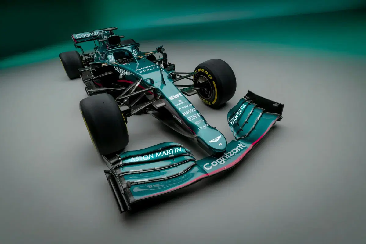 Formula 1: Aston Martin, tolti i veli alla AMR21 (5)