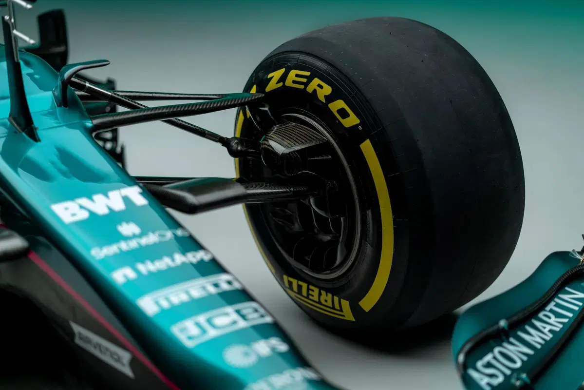 Formula 1: Aston Martin, tolti i veli alla AMR21 (6)