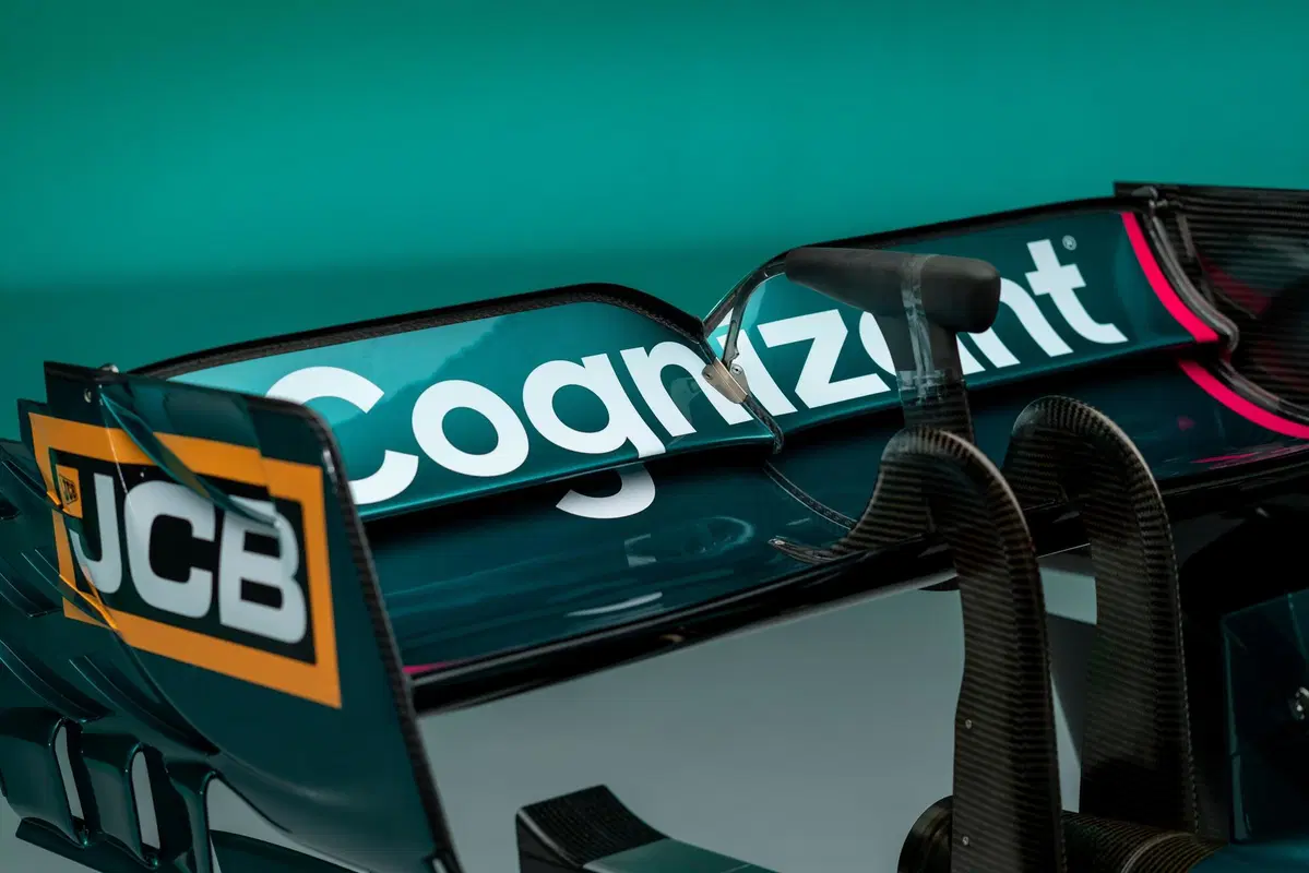 Formula 1: Aston Martin, tolti i veli alla AMR21 (11)